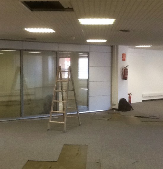 oficina antes reforma / oficina abans reforma / office before renovation