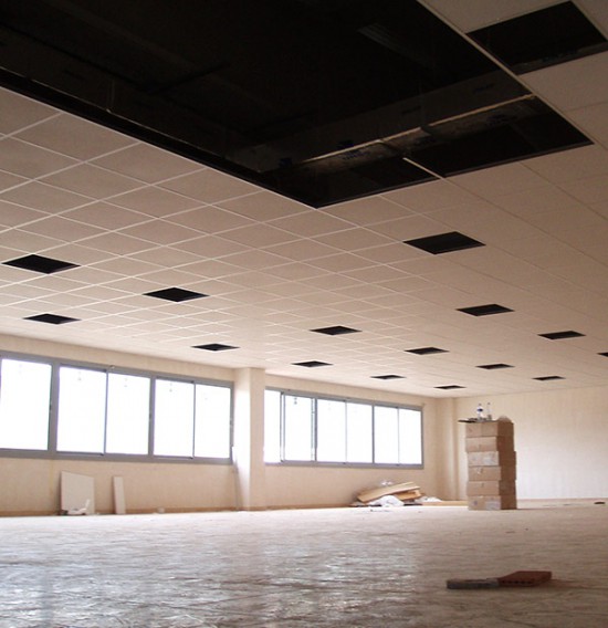 oficina antes reforma / oficina abans reforma / office before renovation