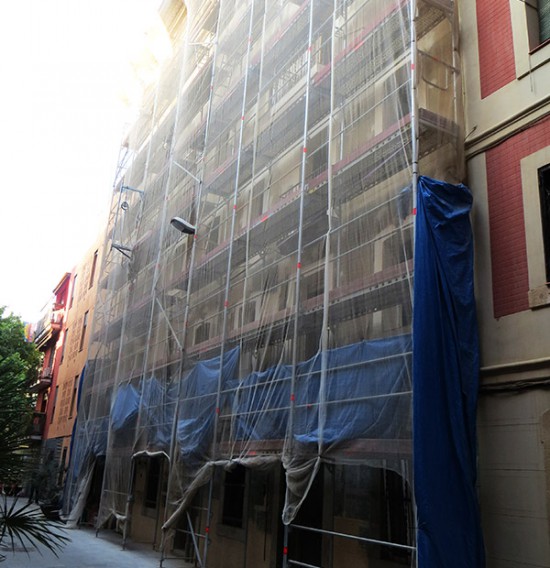 rehabilitacion fachada antes / rehabilitacio façana abans / facane renoval before