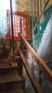 refuerzo de las estructuras de un edificio viejo en Ciutat Vella por parte de García Comas Services