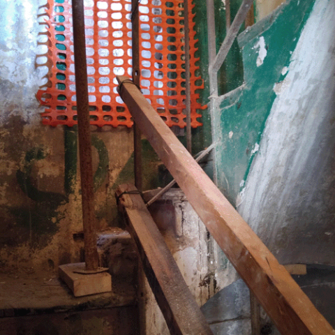 refuerzo de las estructuras de un edificio viejo en Ciutat Vella por parte de García Comas Services